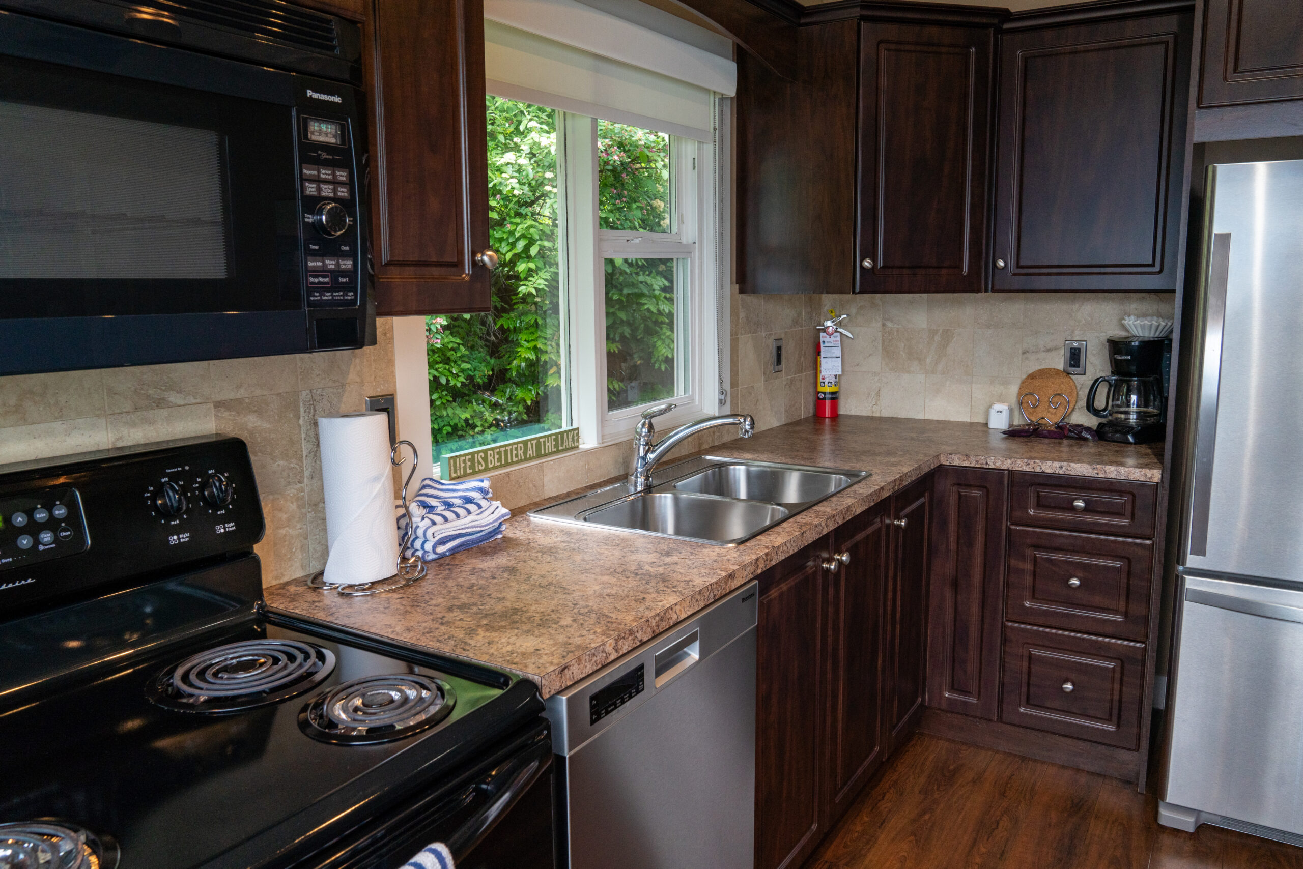 CL417Kitchen Kelowna Resort