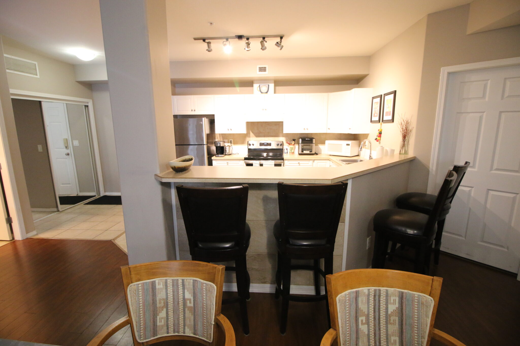 DB136 Brekfast bar Kelowna Resort