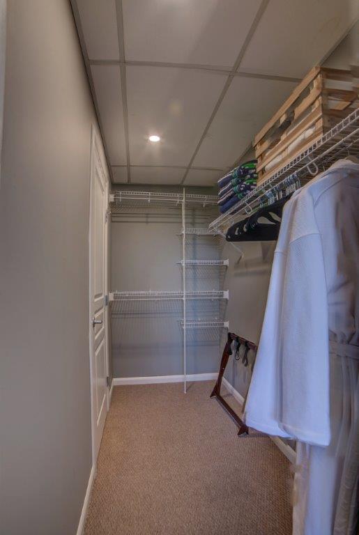 PD630 Closet Kelowna Resort