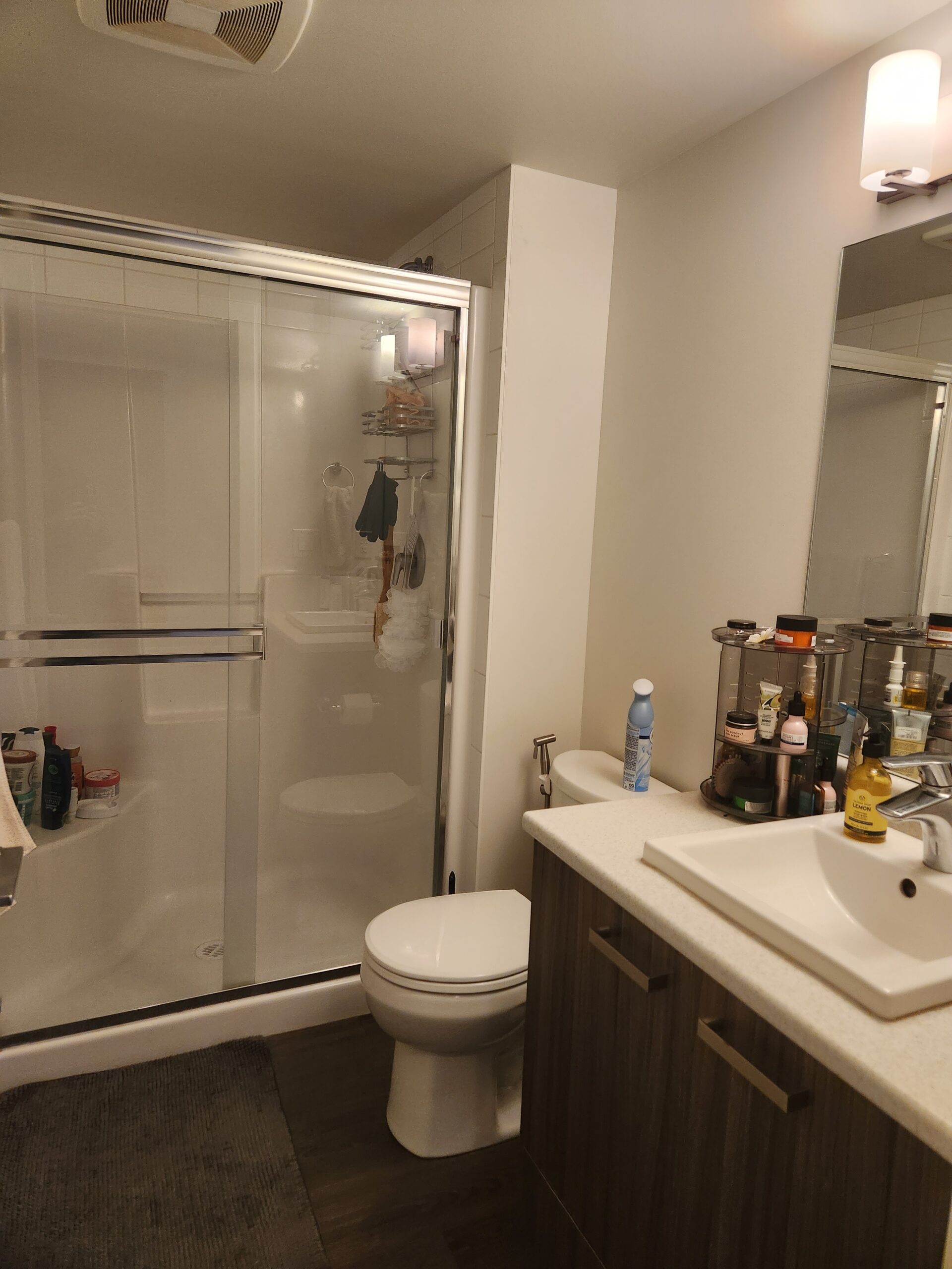 Main Bathroom Kelowna Resort