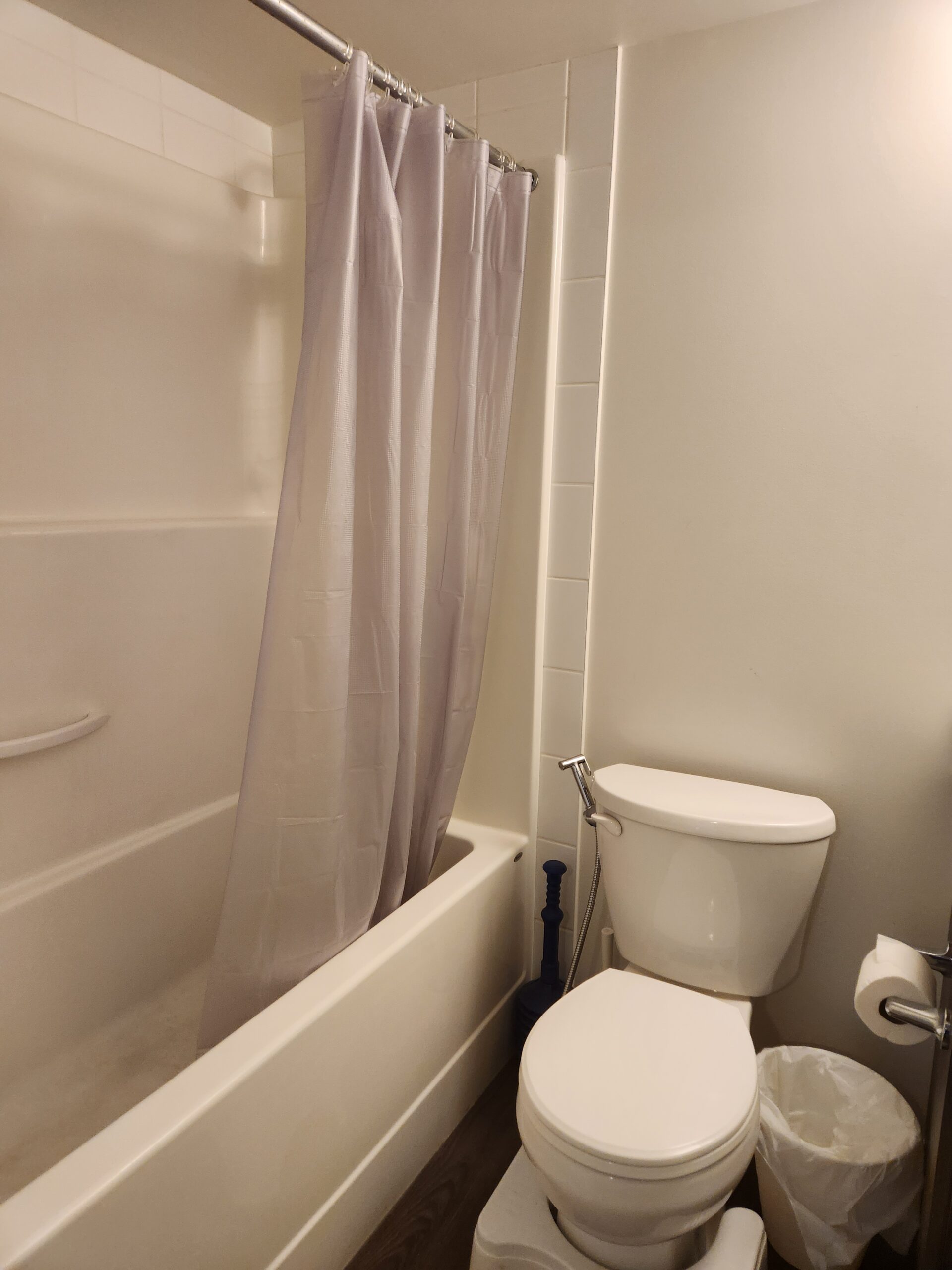 Unit 216 Ensuite Bathroom Kelowna Resort